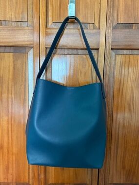 Elegant Navy Women's Handbag